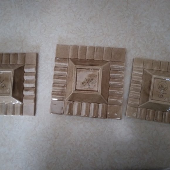 Cleminsons CA Pottery Distelfink Hand Painted Nesting Ashtrays - Picture 4 of 6